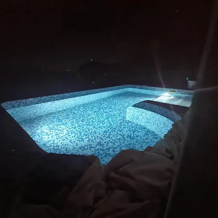 Hébergement de vacances Charming House In With Sea View