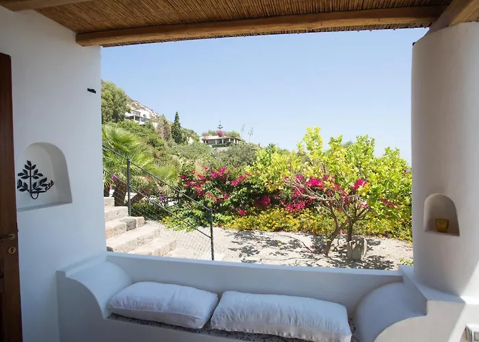 Charming House In With Sea View Ferienhaus *