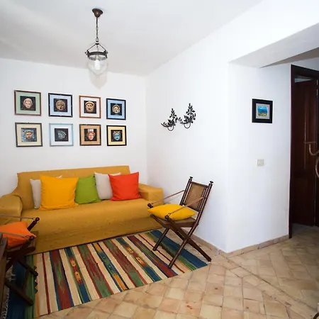 בית נופש Charming House In With Sea View *