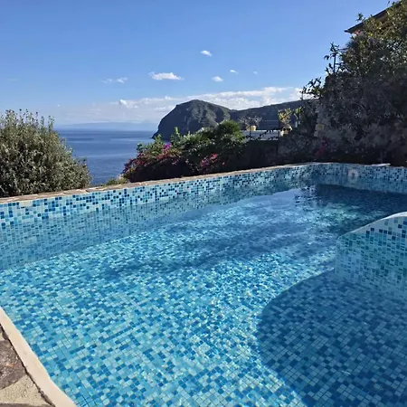 Charming House In With Sea View *