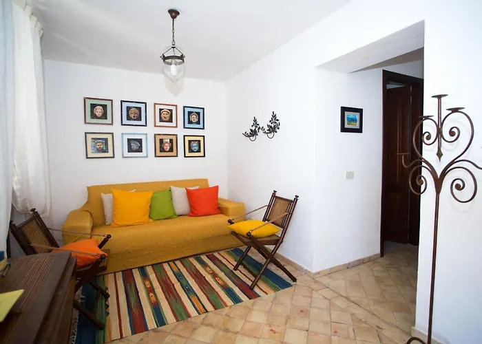 Hébergement de vacances Charming House In With Sea View *